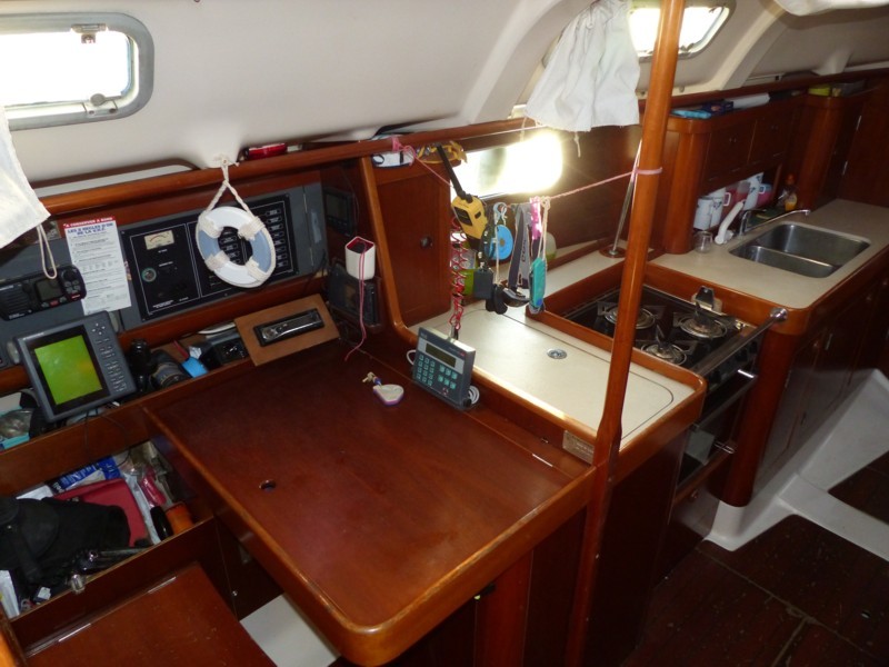 Oceanis 351 - 25.jpg